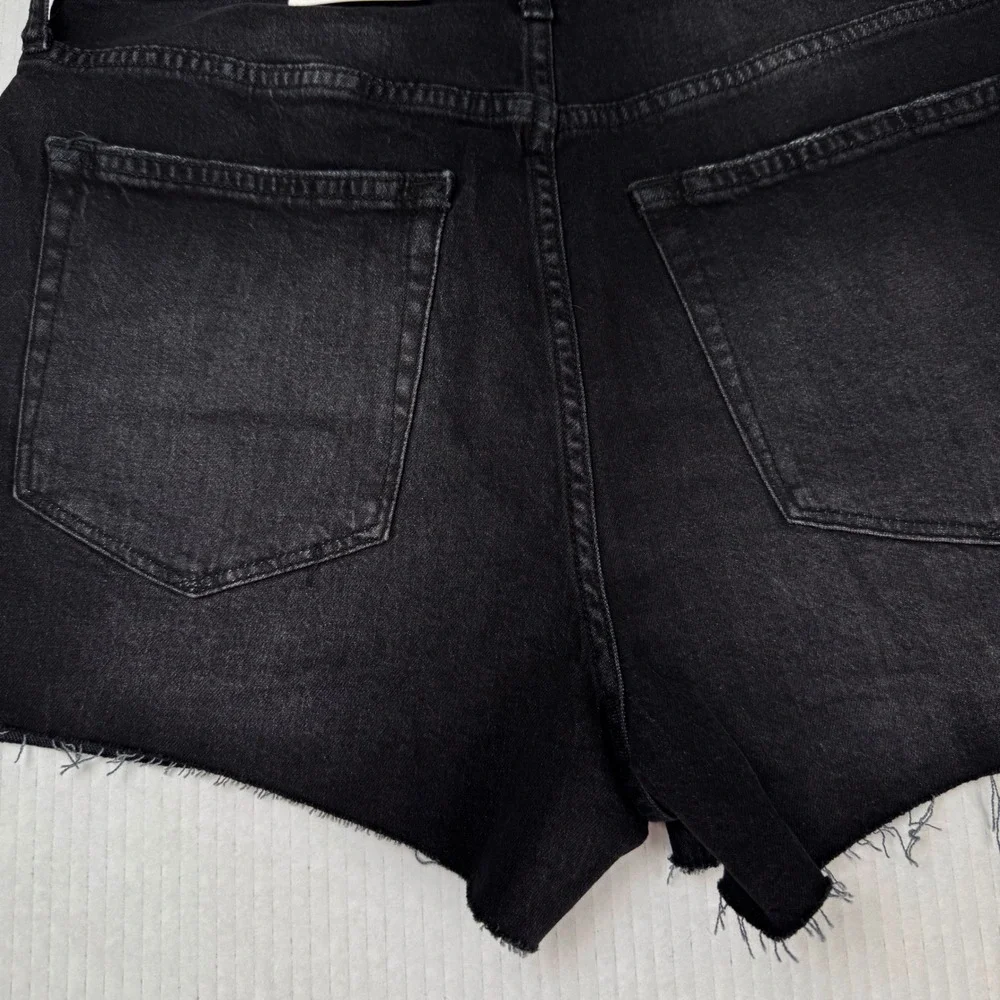 NWT Lucky Brand Mom High Rise Shorts Black Denim Frayed raw Hem 10/30